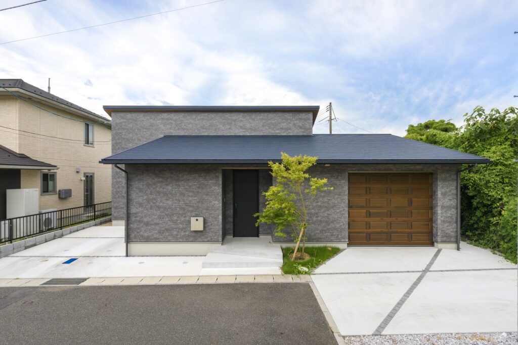 ビルトインガレージとは メリット デメリット 失敗例から学ぶ注意点も紹介 エルク通信 山口 広島で注文住宅 新築一戸建ての家を建てる エルクホームズ ビルトインガレージとは メリット デメリット 失敗例から学ぶ注意点も紹介 エルク通信 山口 広島で注文住宅 新築一戸建ての家を建てる エルクホームズ