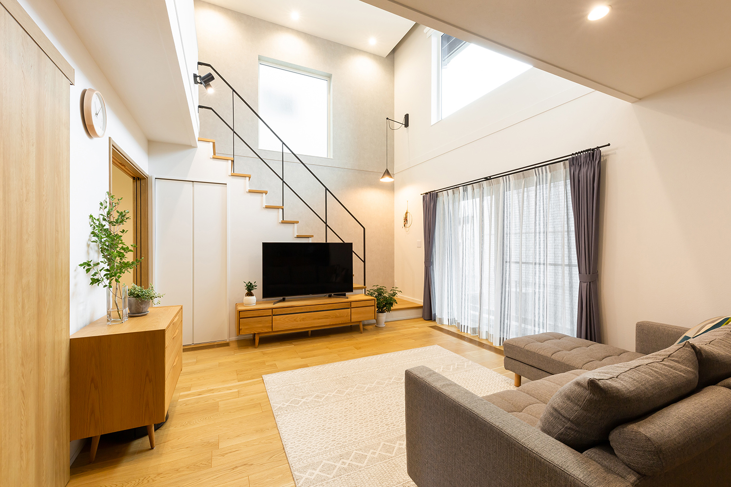 緑のある暮らしを叶える!観葉植物を室内で育てるためのヒント